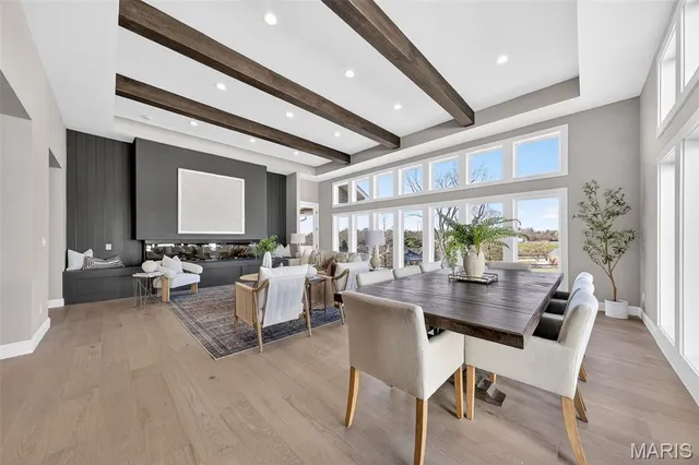 $1,325,000 | 11924 Santino Court, St. Louis, MO 63141