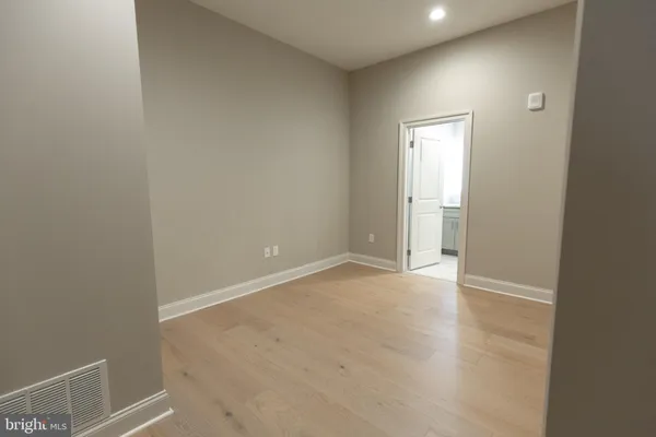 $2,110 | 1411-1 Walnut Street, Unit 201, Philadelphia, PA 19102