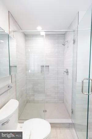$2,110 | 1411-1 Walnut Street, Unit 201, Philadelphia, PA 19102