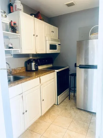$1,300 | 17200 Northwest 51st Place, Unit C, Miami Gardens, FL 33055