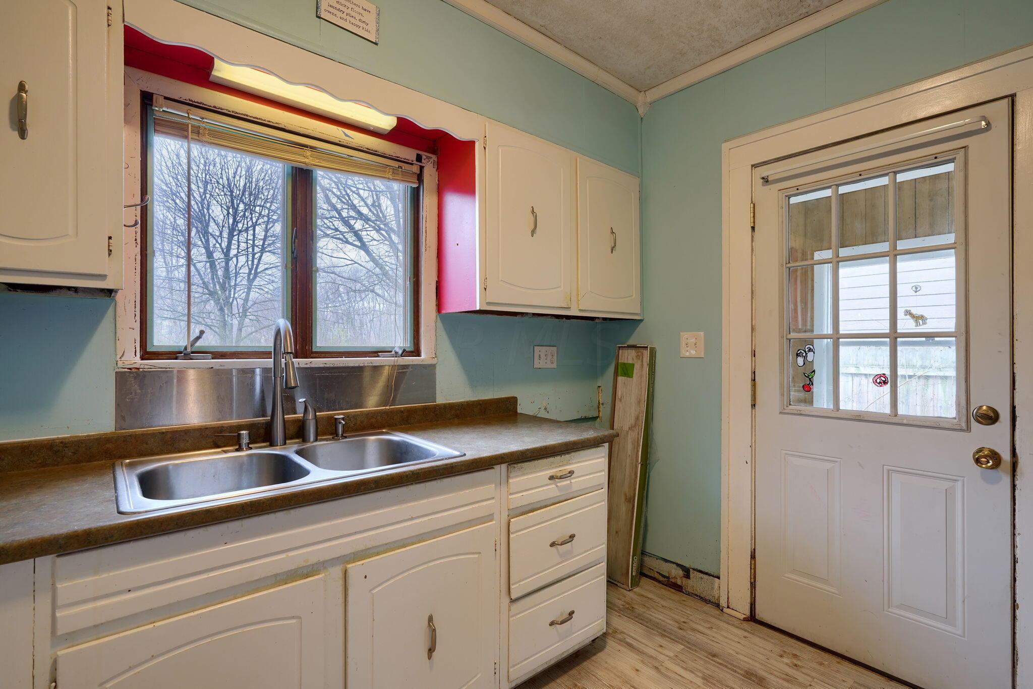 26075 Locust Grove Road New Holland, OH 43145 - Photo 14 of 34 Kitchen