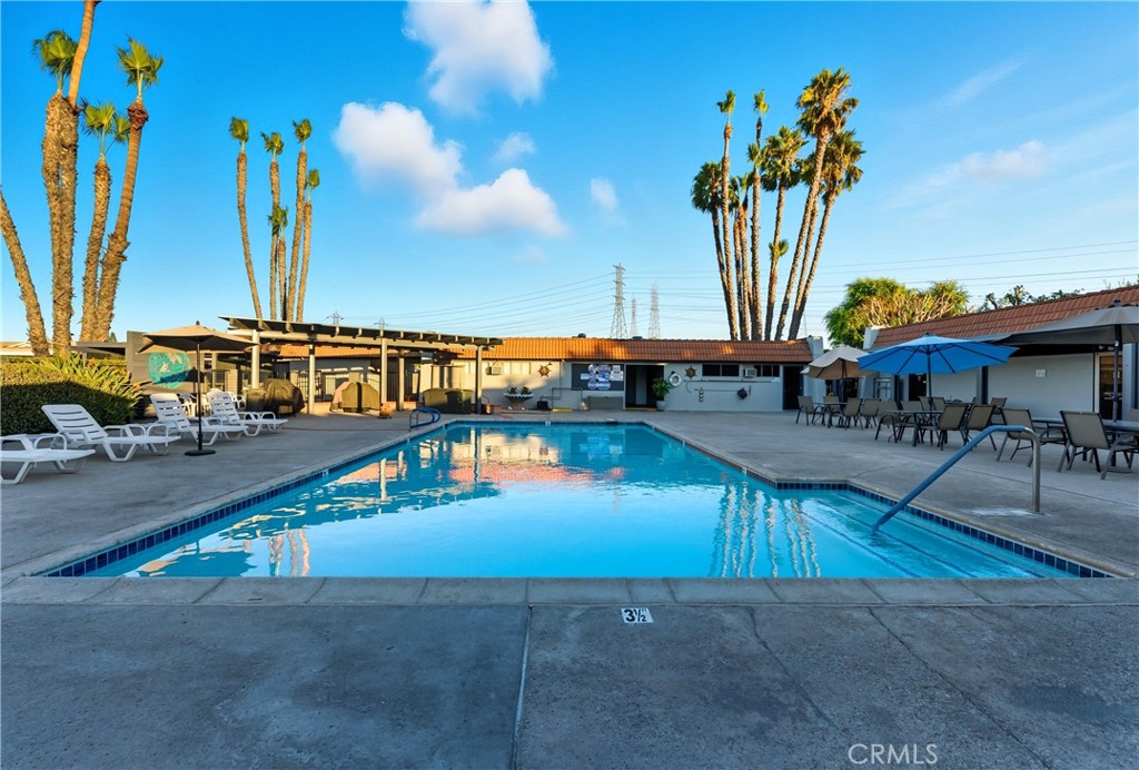 1400 Sunkist, Unit 173 Anaheim, CA 92806 - Photo 40 of 42 Lovely sparkling pool.