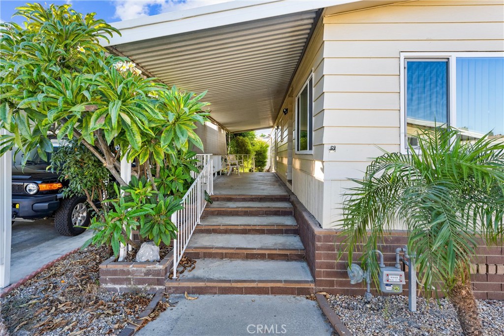 1400 Sunkist, Unit 173 Anaheim, CA 92806 - Photo 7 of 42 a view of a pathway with plants