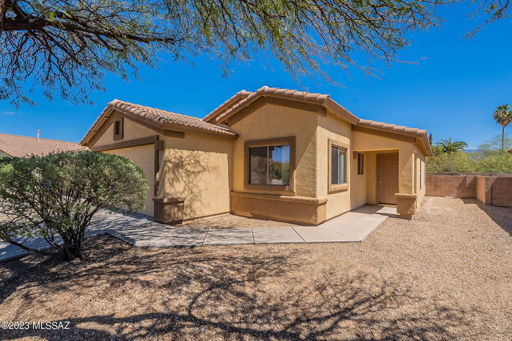 8513 East Sarnoff Ridge Loop Tucson, AZ 85710 - Photo 6 of 33