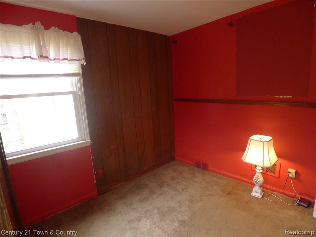 30004 West 10 Mile Road Farmington, MI 48336 - Photo 22 of 34