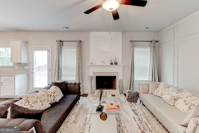 $2,945 | 3617 Chestnut Oak Court, Loganville, GA 30052