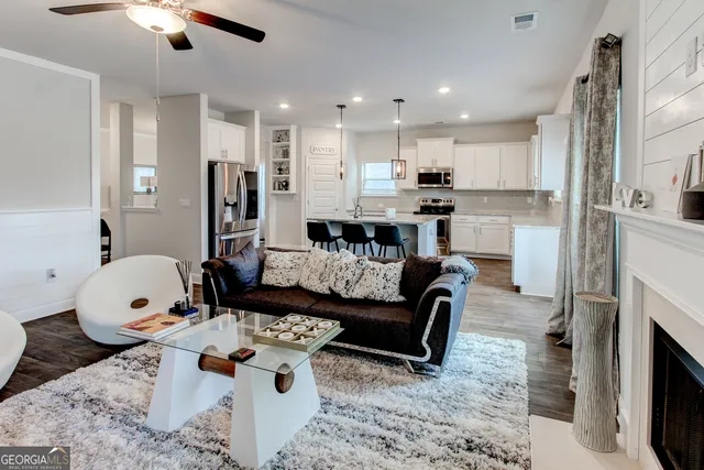 $2,945 | 3617 Chestnut Oak Court, Loganville, GA 30052