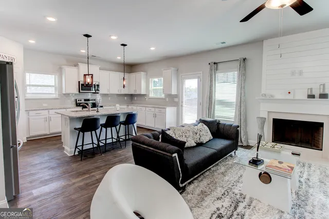 $2,945 | 3617 Chestnut Oak Court, Loganville, GA 30052