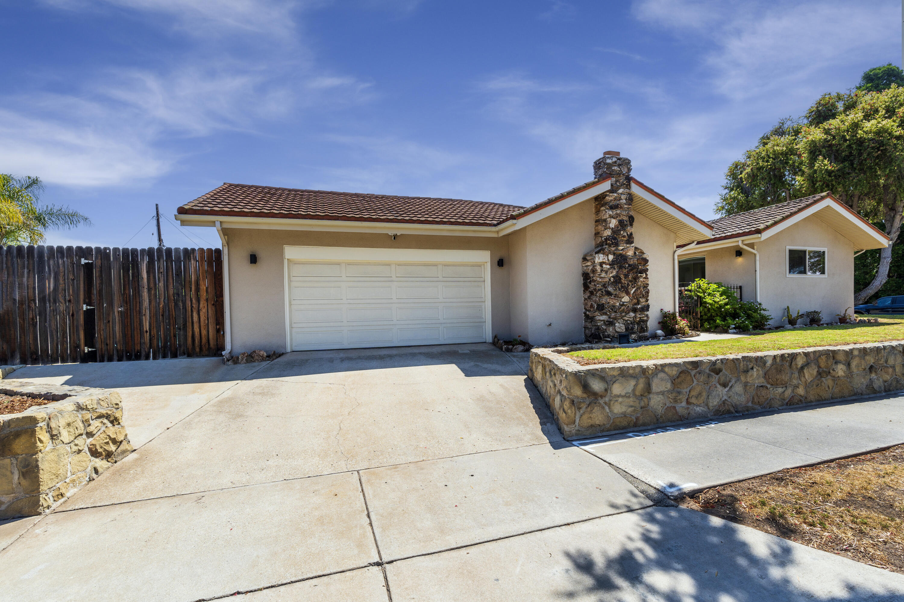 5522 Cameo Road Carpinteria, CA 93013 - Photo 3 of 23 _DSC0189
