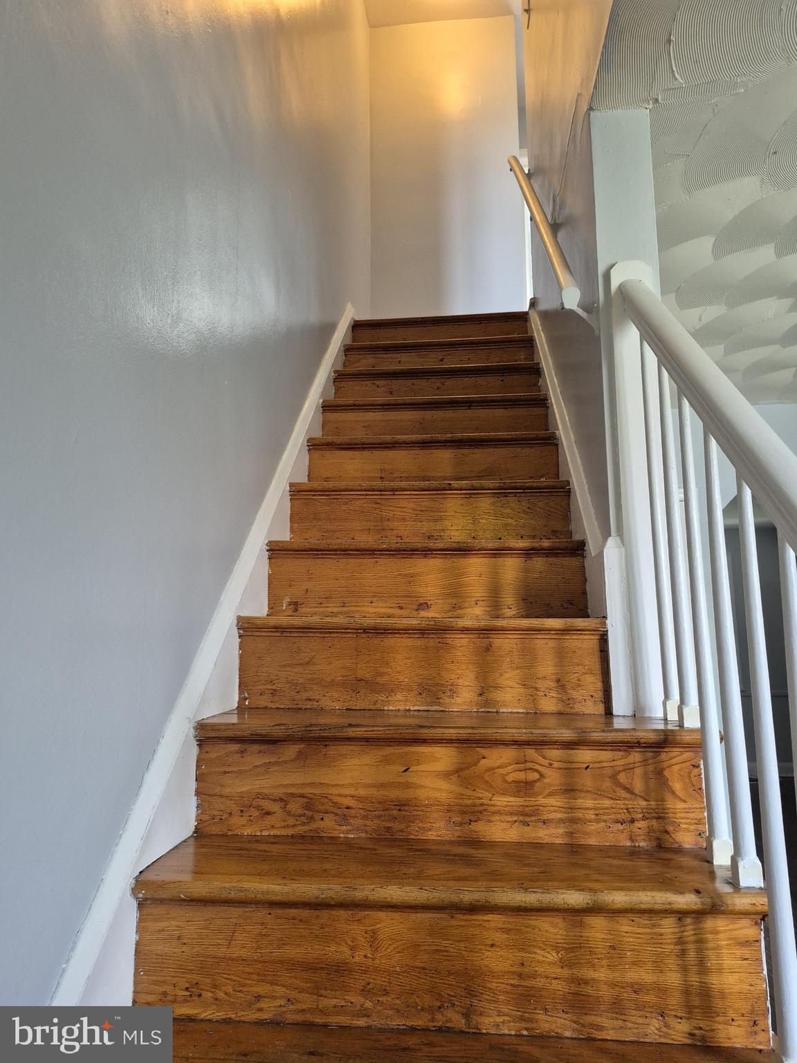 2863 Edgecombe Circle South Baltimore, MD 21215 - Photo 17 of 31 a view of entryway