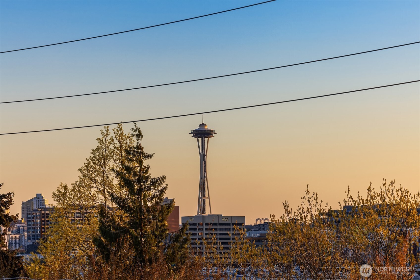 2314 B Fairview Avenue East Seattle, WA 98102 - Photo 13 of 32 a view of a city with tall buildings
