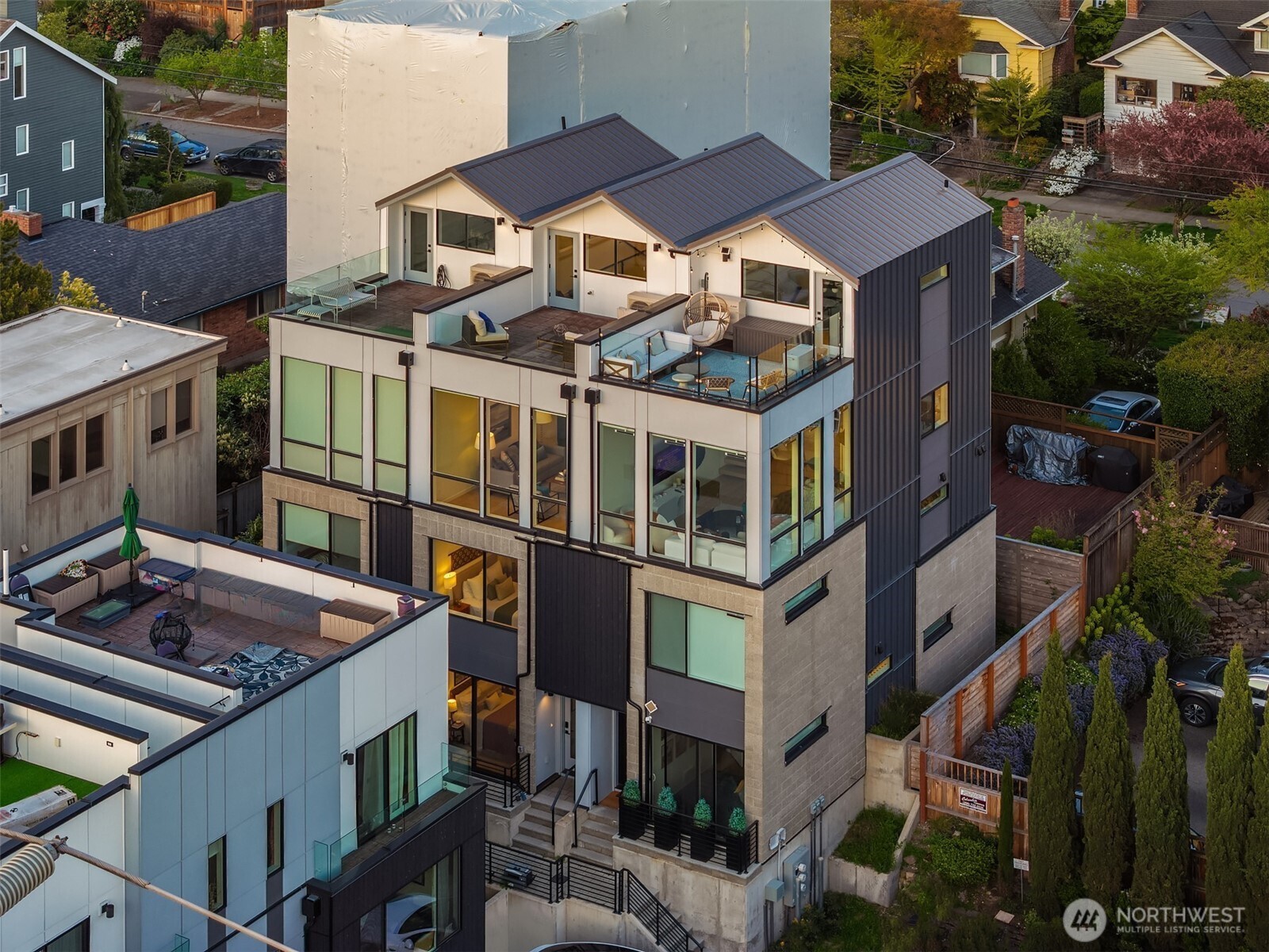 2314 B Fairview Avenue East Seattle, WA 98102 - Photo 24 of 32 a aerial view of a brick building with many windows