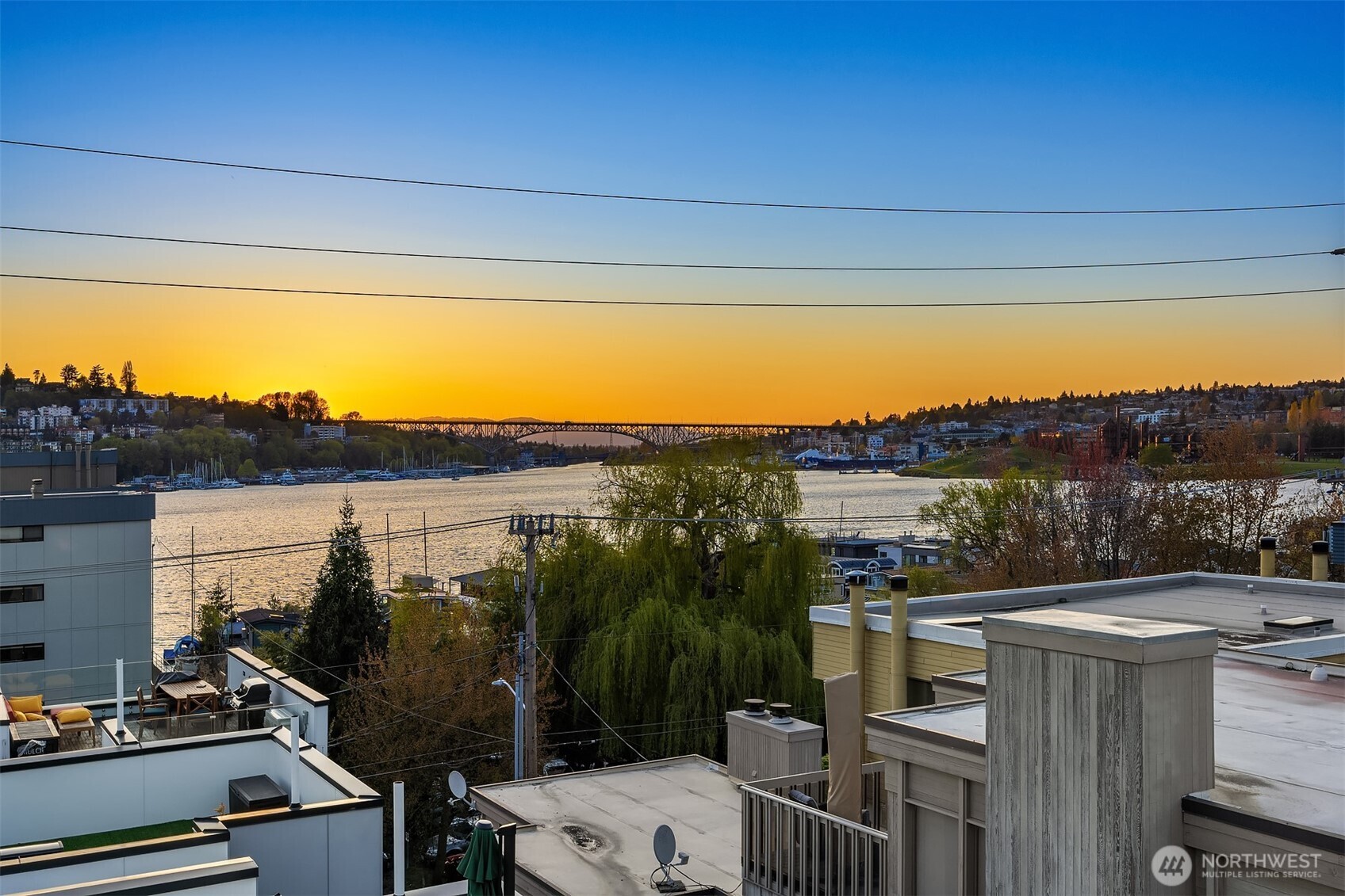 2314 B Fairview Avenue East Seattle, WA 98102 - Photo 31 of 32 a view of a lake from a balcony