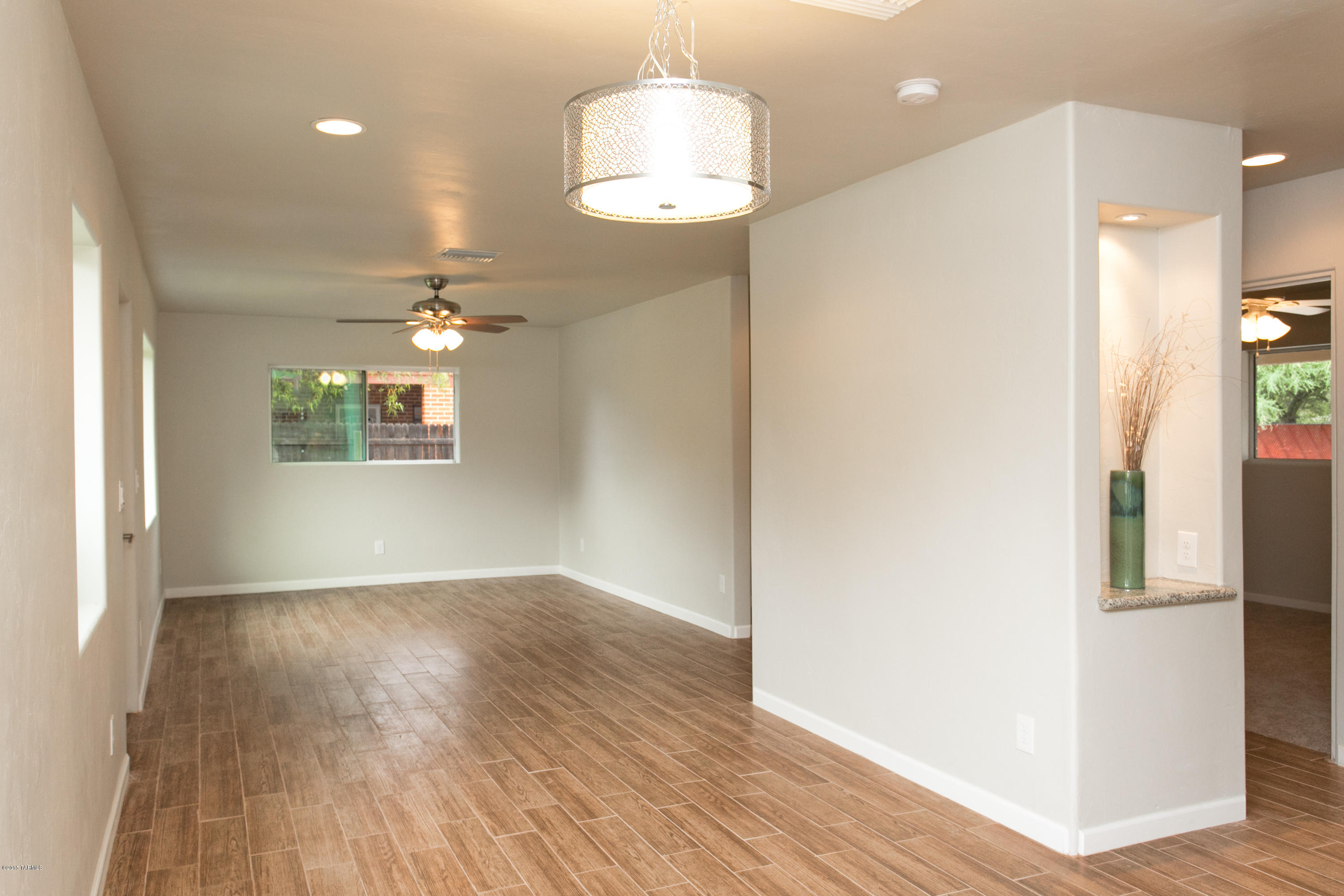 2901 East Kleindale Road Tucson, AZ 85716 - Photo 3 of 26 Gallery Image 3