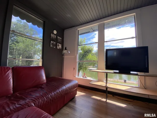 $149,900 | 26 Lake Warren Drive, Monmouth, IL 61462