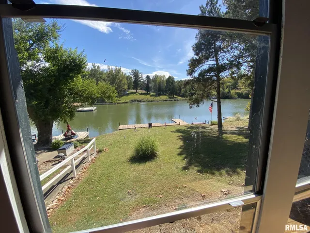 $149,900 | 26 Lake Warren Drive, Monmouth, IL 61462