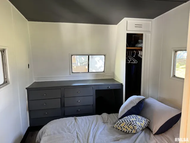 $149,900 | 26 Lake Warren Drive, Monmouth, IL 61462