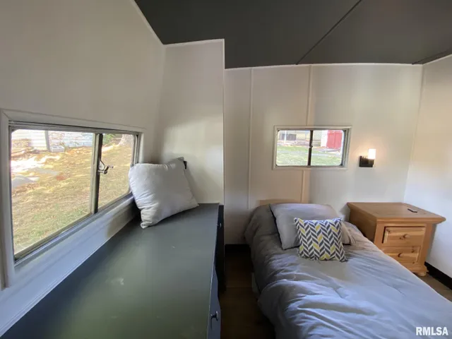 $149,900 | 26 Lake Warren Drive, Monmouth, IL 61462