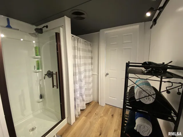 $149,900 | 26 Lake Warren Drive, Monmouth, IL 61462