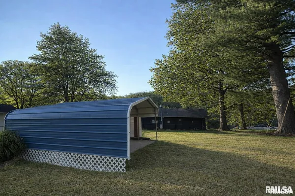 $149,900 | 26 Lake Warren Drive, Monmouth, IL 61462