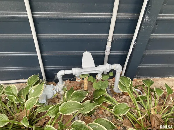 $149,900 | 26 Lake Warren Drive, Monmouth, IL 61462