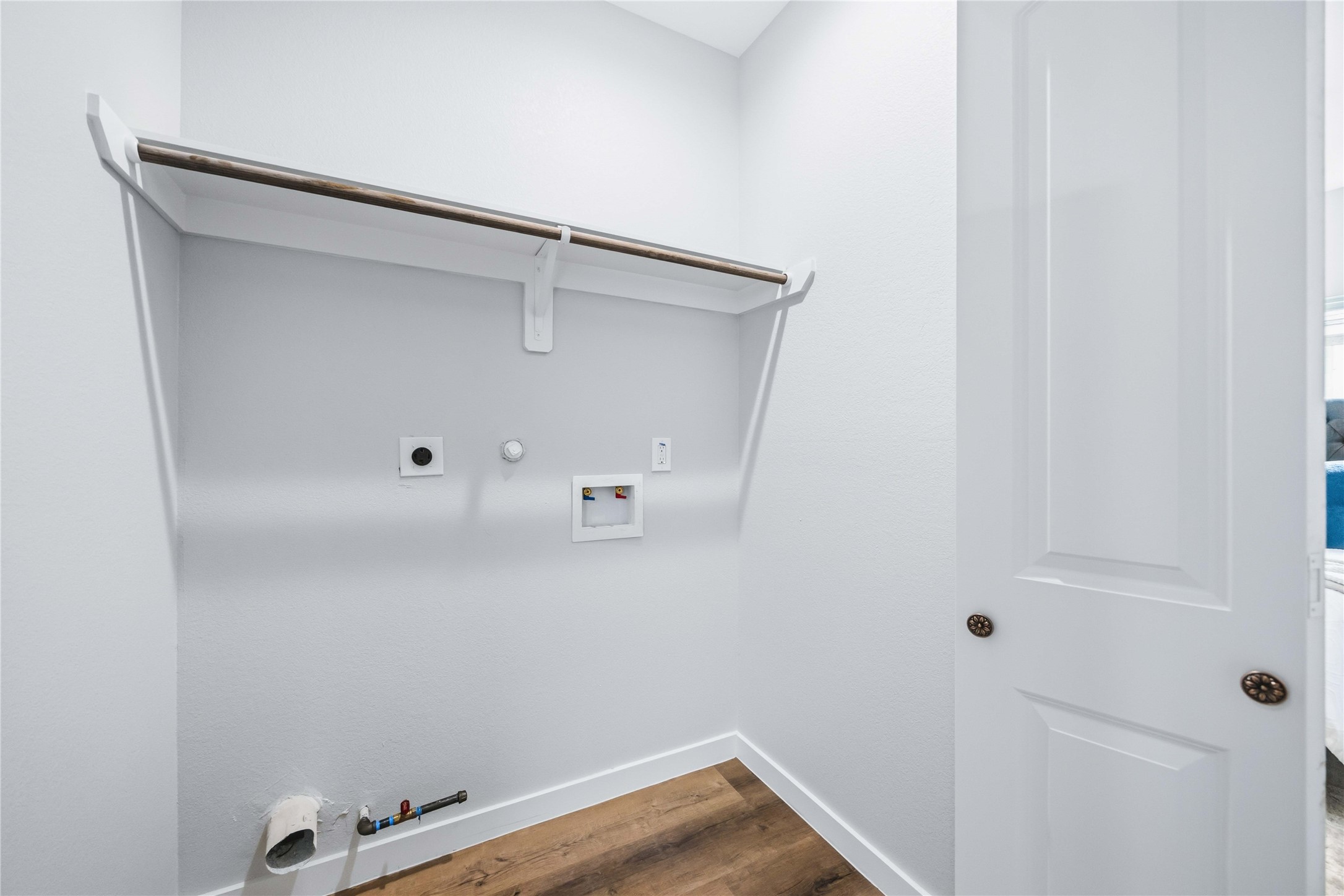 7316 Victoria Street Houston, TX 77020 - Photo 18 of 21 Laundry Room with hookups for washer and dryer. Gas dryer connection.