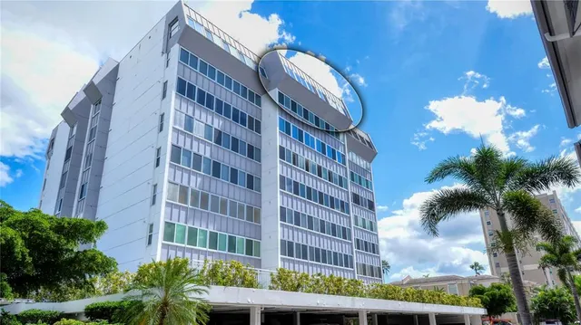 $5,700 | 1055 West Peppertree Drive, Unit 802AA, Sarasota, FL 34242