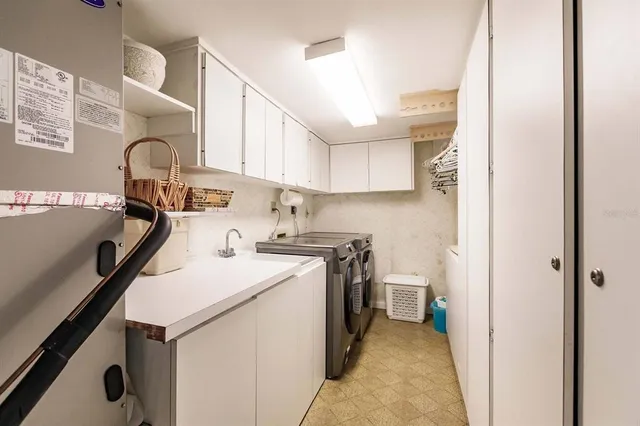 $5,700 | 1055 West Peppertree Drive, Unit 802AA, Sarasota, FL 34242