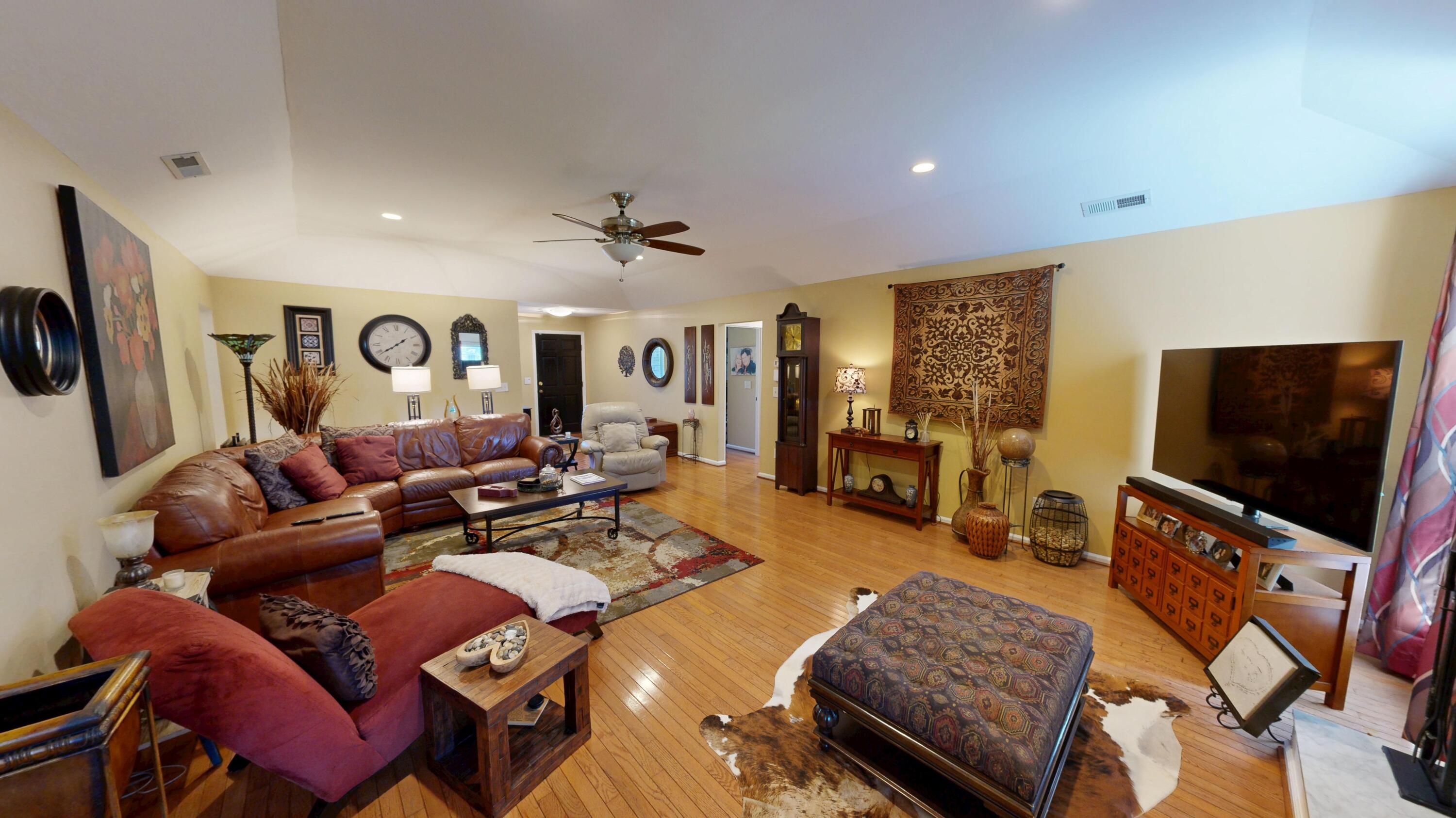 611 Fisherman's Bend Mount Pleasant, SC 29464 - Photo 16 of 41 611-Fishermans-Bend-11032025_204001