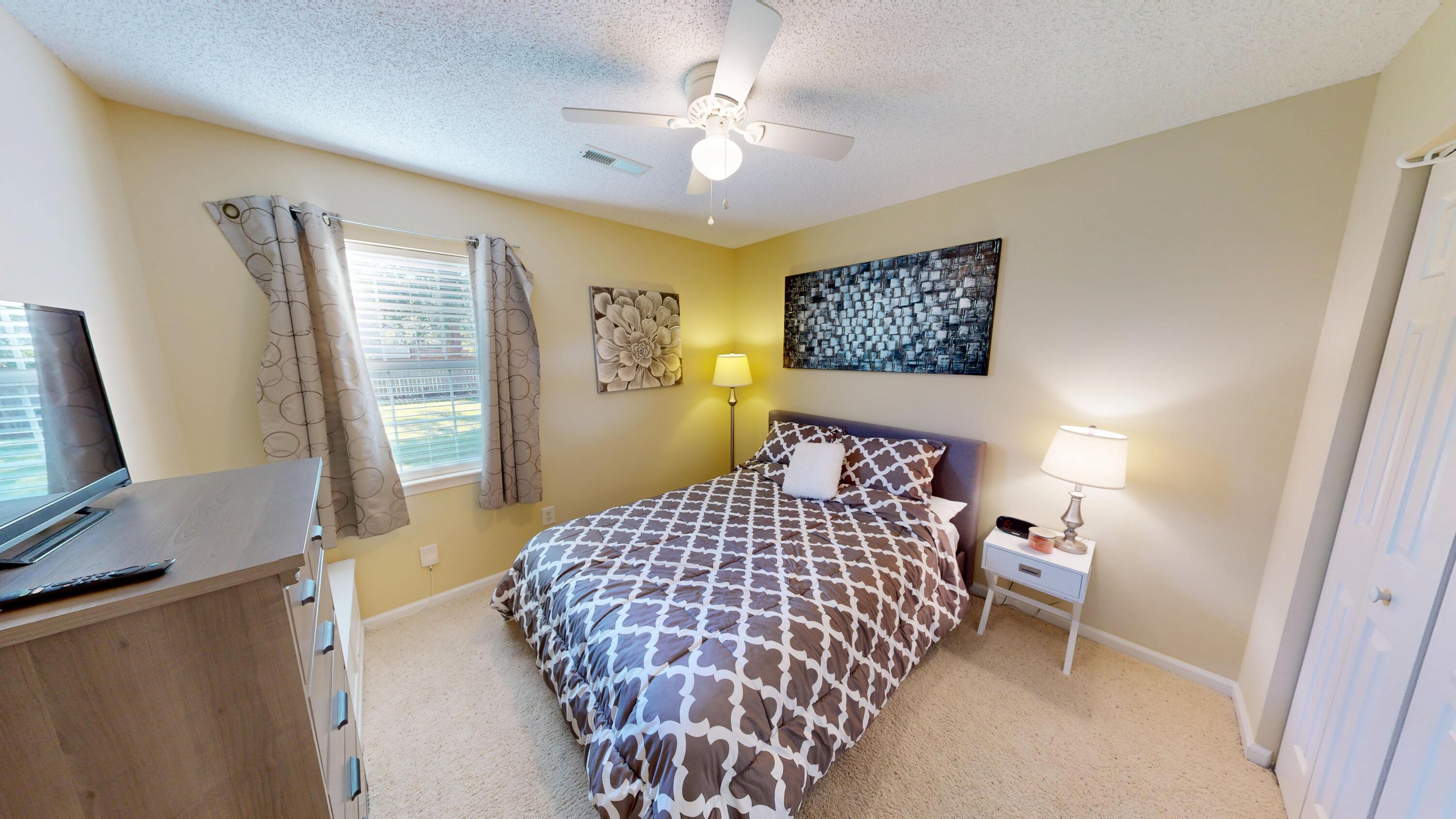 611 Fisherman's Bend Mount Pleasant, SC 29464 - Photo 23 of 41 611-Fishermans-Bend-11032025_203742