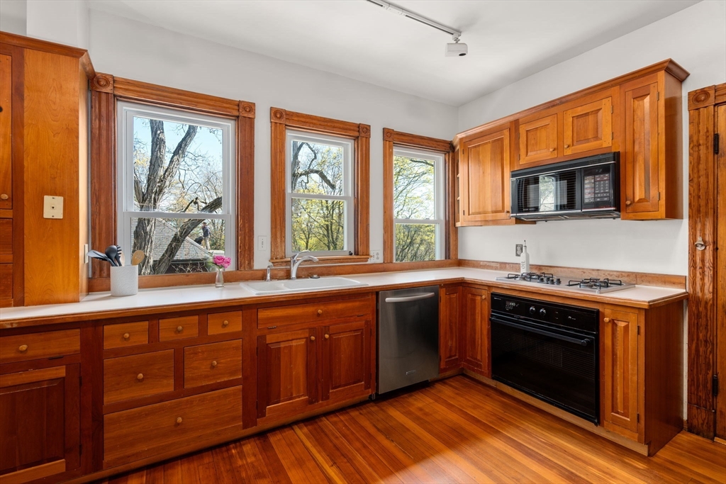 114 Lancaster Terrace, Unit 2 Brookline, MA 02446 - Photo 13 of 42