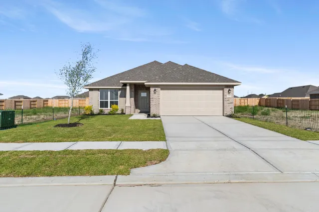 $249,400 | 2119 Emerald Lake Trail, Dayton, TX 77535