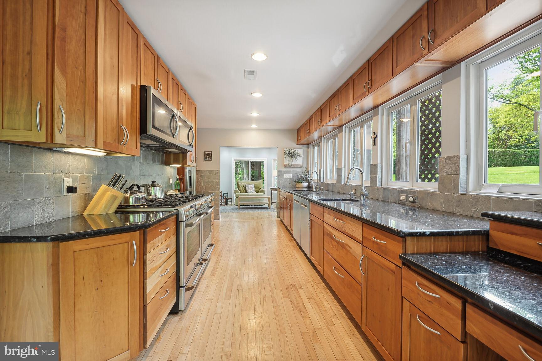96 Interpromontory Road Great Falls, VA 22066 - Photo 17 of 62 Gallery Image 17