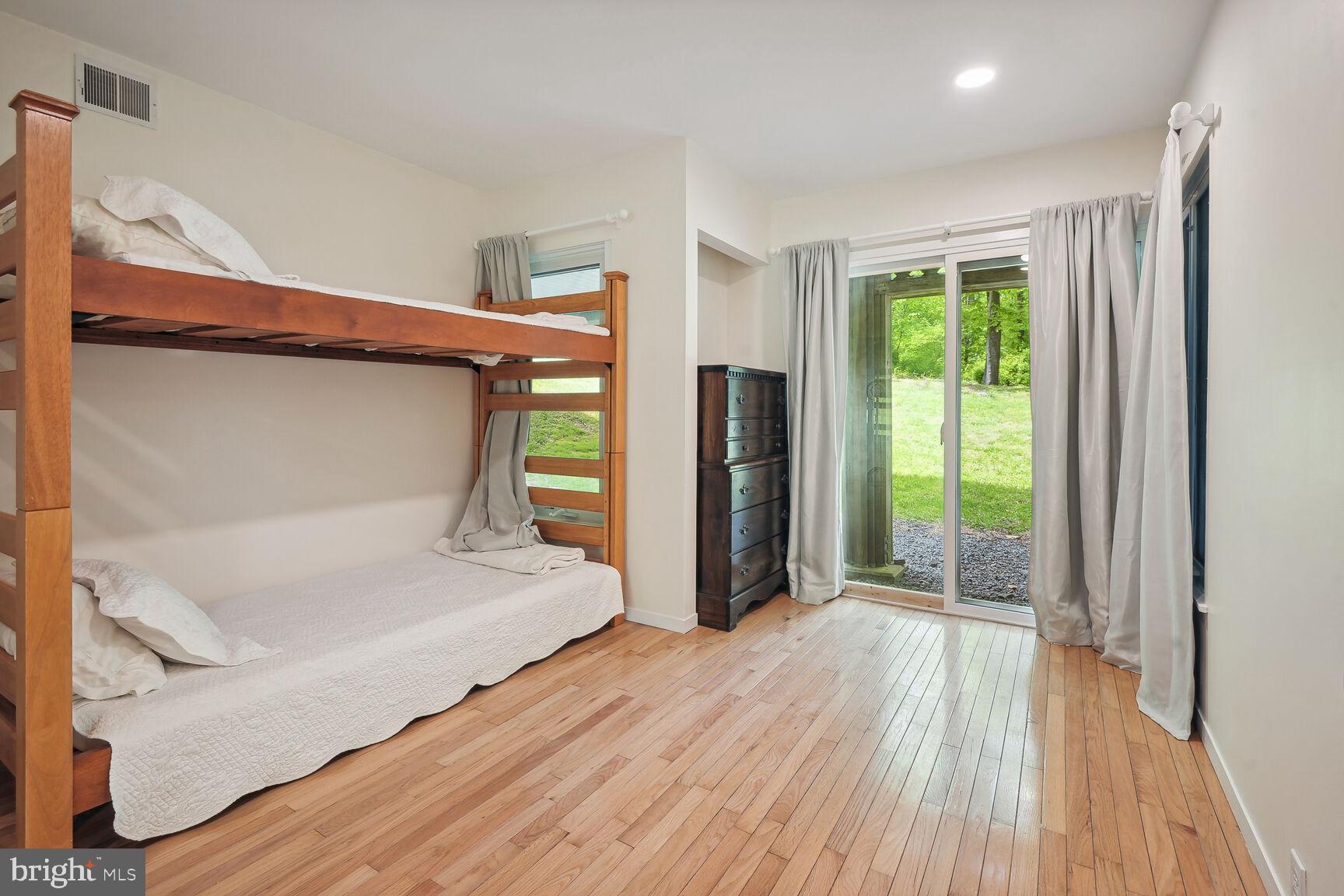 96 Interpromontory Road Great Falls, VA 22066 - Photo 37 of 62 Gallery Image 37