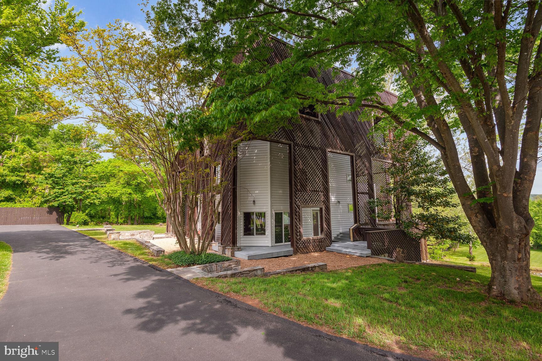 96 Interpromontory Road Great Falls, VA 22066 - Photo 5 of 62 Gallery Image 5