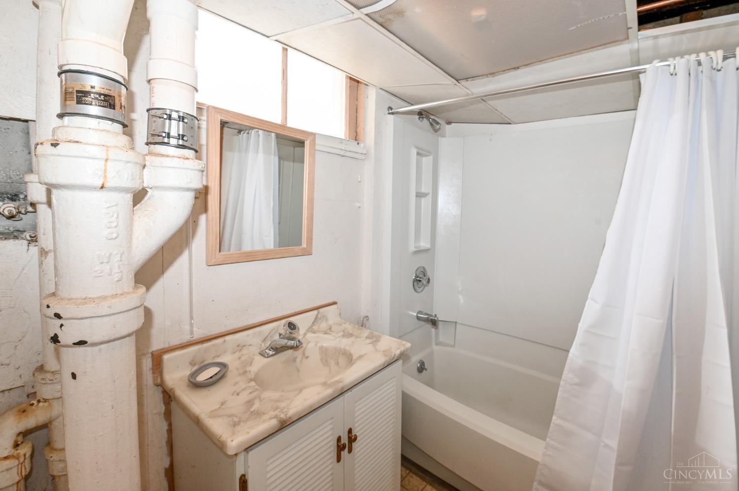 2598 Madison Road Cincinnati, OH 45208 - Photo 37 of 48 Gallery Image 37