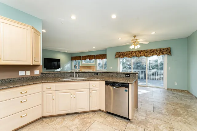 $695,000 | 360 Wimbledon Hills Drive Southwest, Rochester, MN 55902