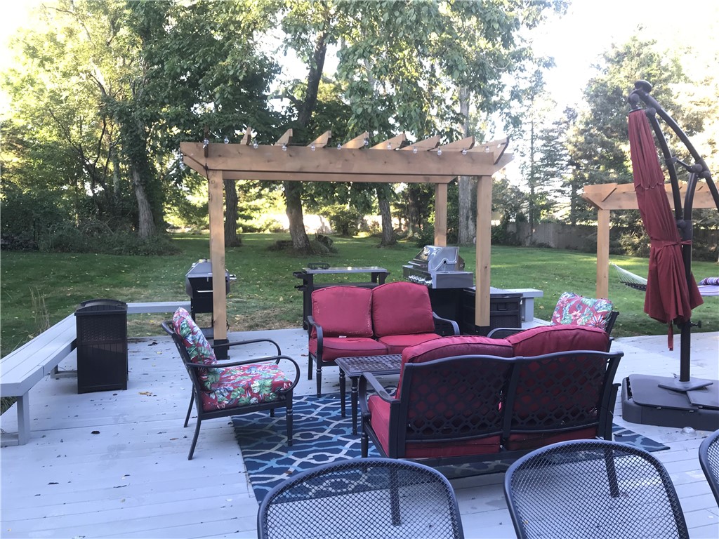 1254 S Road East Greenwich, RI 02818 - Photo 7 of 46