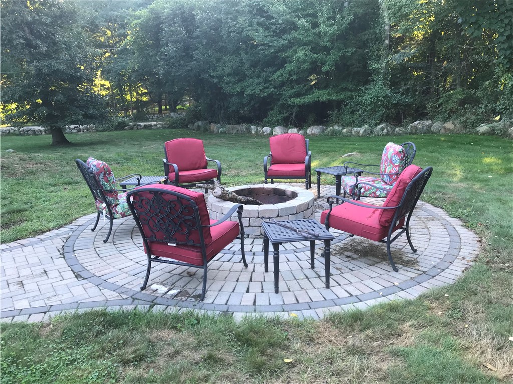 1254 S Road East Greenwich, RI 02818 - Photo 10 of 46