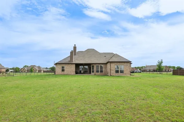 $575,000 | 1020 Jesse James Lane, Springtown, TX 76082