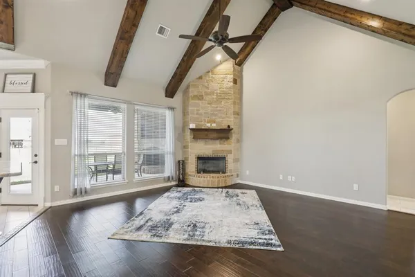 $575,000 | 1020 Jesse James Lane, Springtown, TX 76082