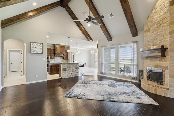 $575,000 | 1020 Jesse James Lane, Springtown, TX 76082