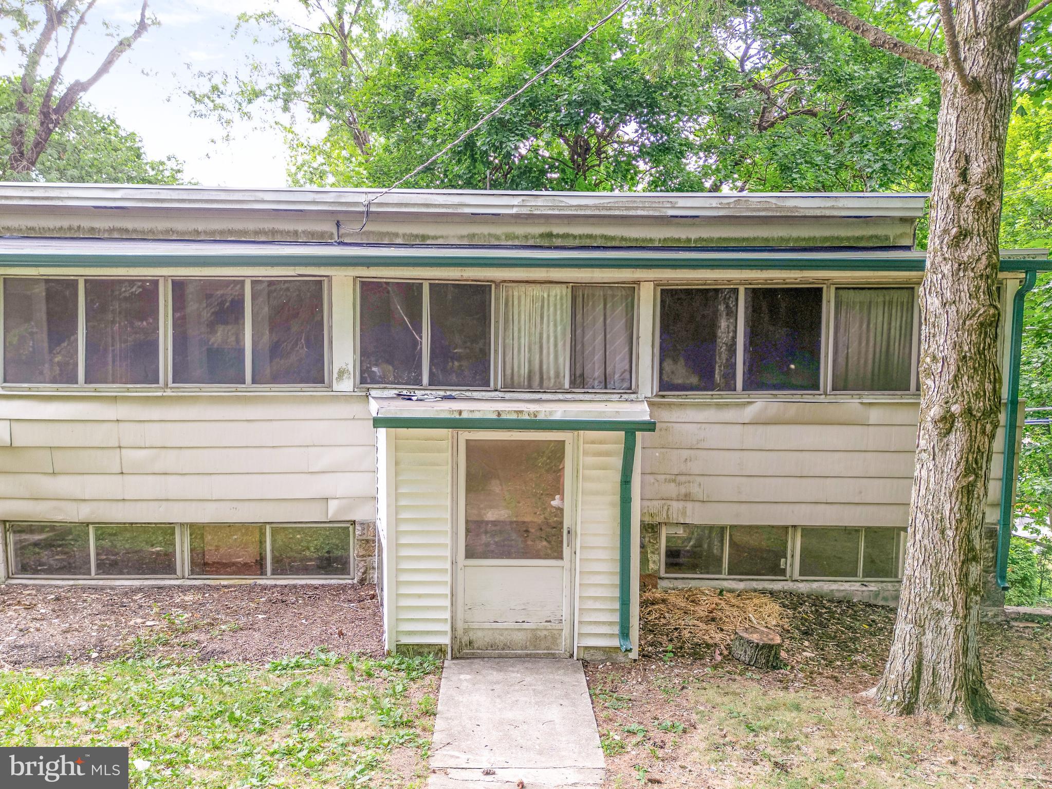 108 Poplar Road Fleetwood, PA 19522 - Photo 5 of 46 Rear view