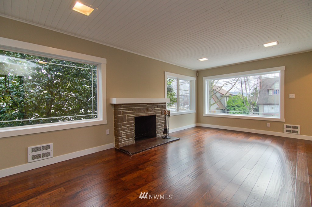 110 Northeast 40th Street Seattle, WA 98105 - Photo 2 of 17