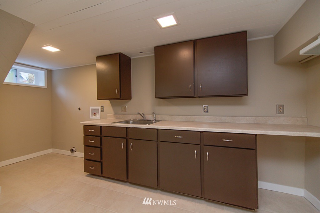 110 Northeast 40th Street Seattle, WA 98105 - Photo 11 of 17