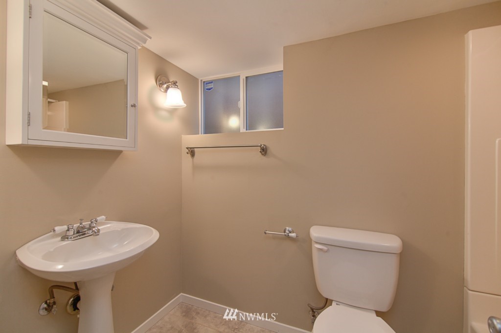 110 Northeast 40th Street Seattle, WA 98105 - Photo 12 of 17