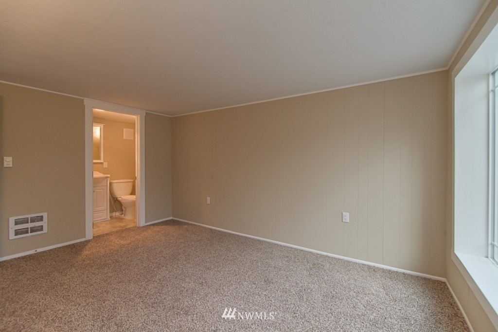 110 Northeast 40th Street Seattle, WA 98105 - Photo 13 of 17