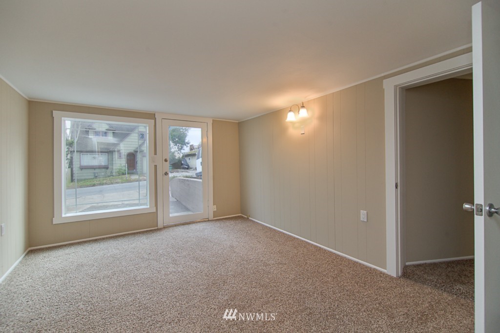 110 Northeast 40th Street Seattle, WA 98105 - Photo 14 of 17