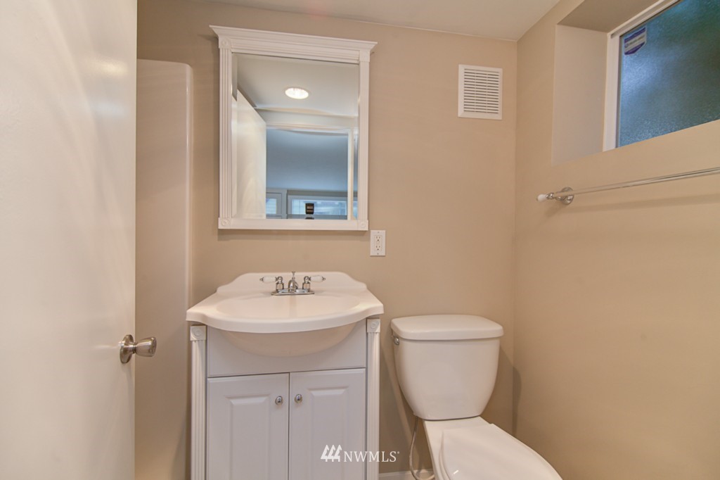 110 Northeast 40th Street Seattle, WA 98105 - Photo 15 of 17
