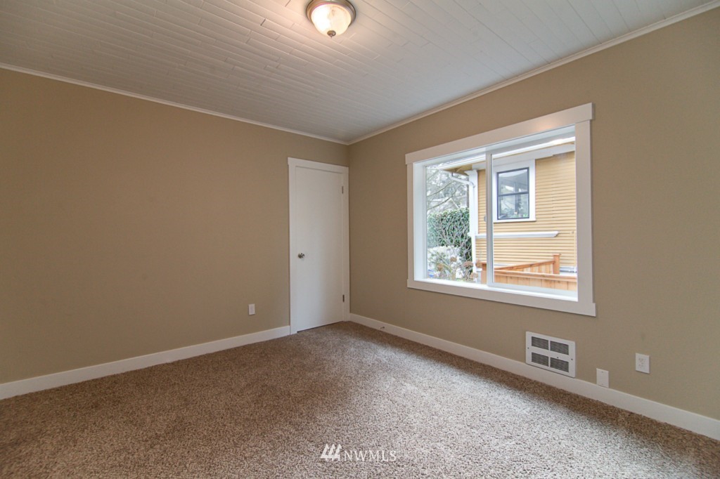 110 Northeast 40th Street Seattle, WA 98105 - Photo 5 of 17